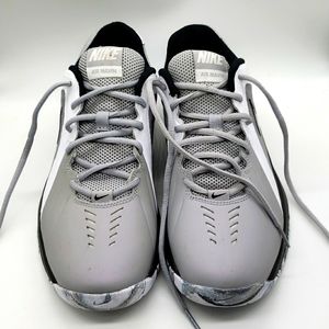 Nike AIR MAVIN Basketball Sneakers